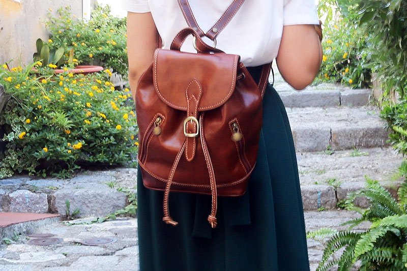Compact, fashionable, soft leather shoulder bag