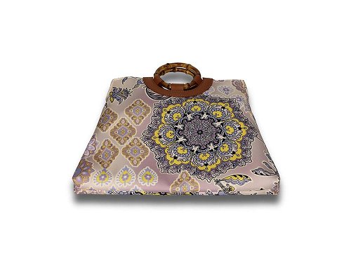 Pagodina (lilac) - Silky fabric, trapezium handbag