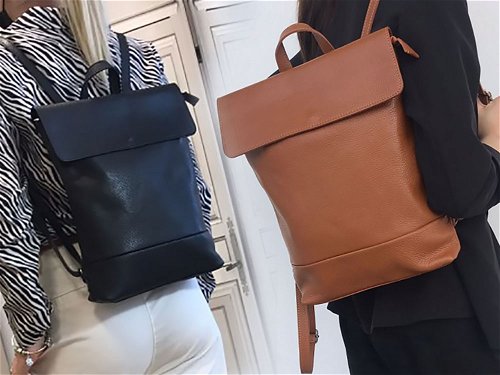 Rosate (celeste) - Plain, simple, leather backpack