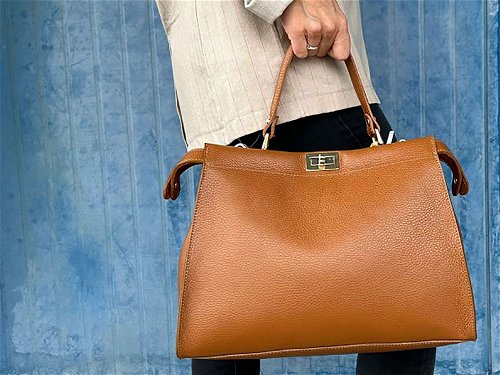 Nepi (taupe) - Timeless Classic Italian Leather Bag